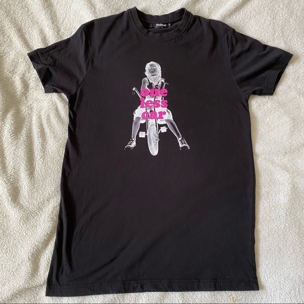 𝅺ONE Less Car black T-shirt size small​​​​​​